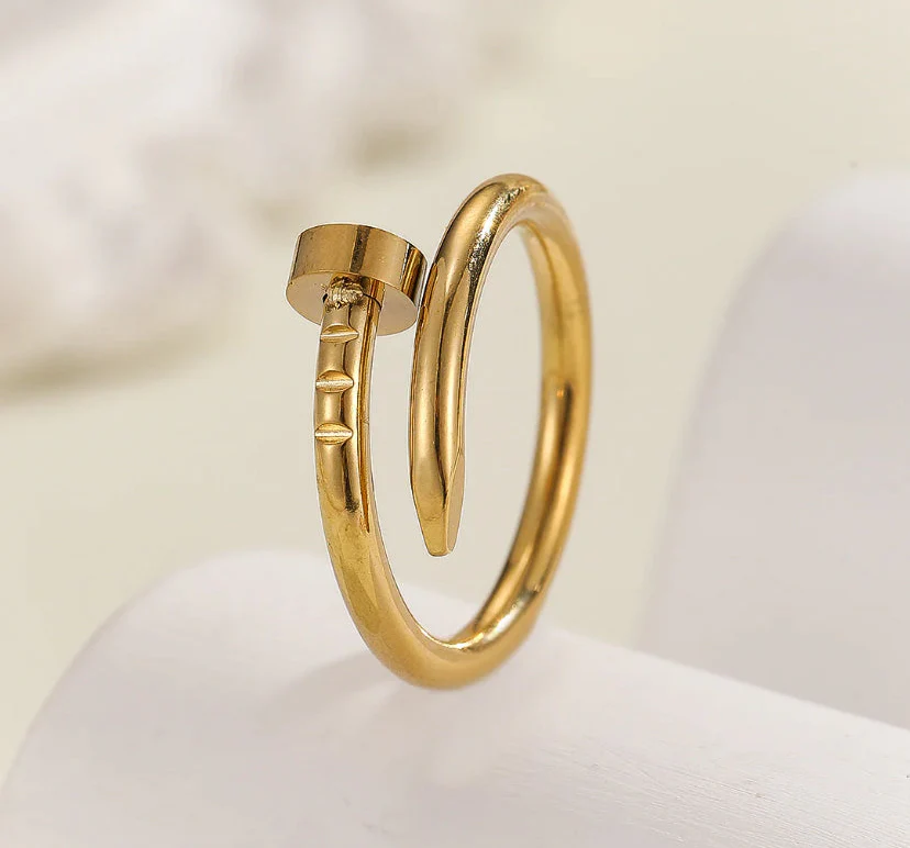 Elegant Nail Ring (Gold)
