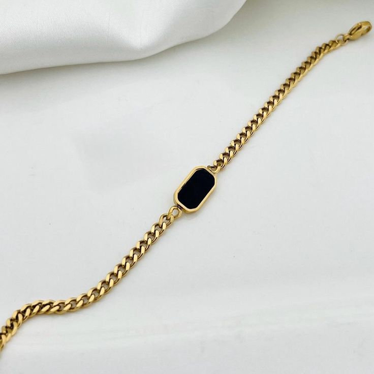 Black Charm Cuban Bracelet (Gold)