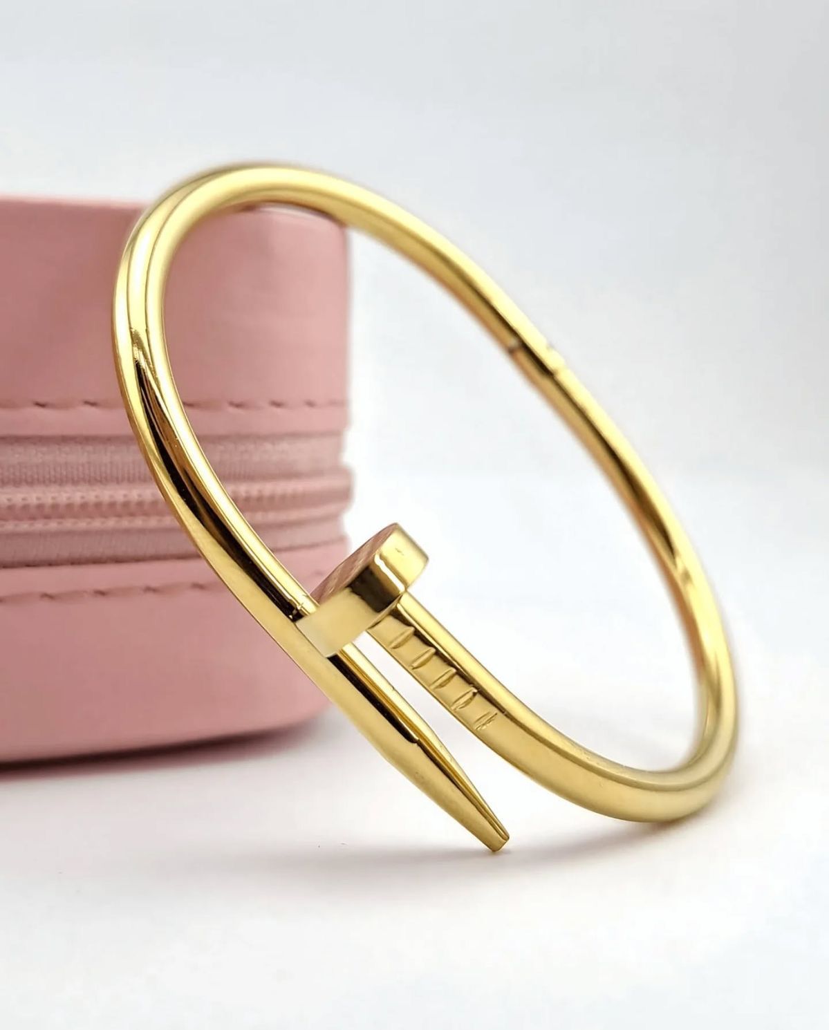 Nail Cartier Golden