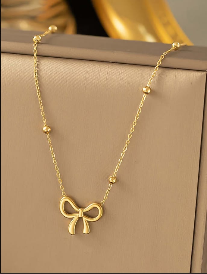 Bow Pendant Necklace Gold